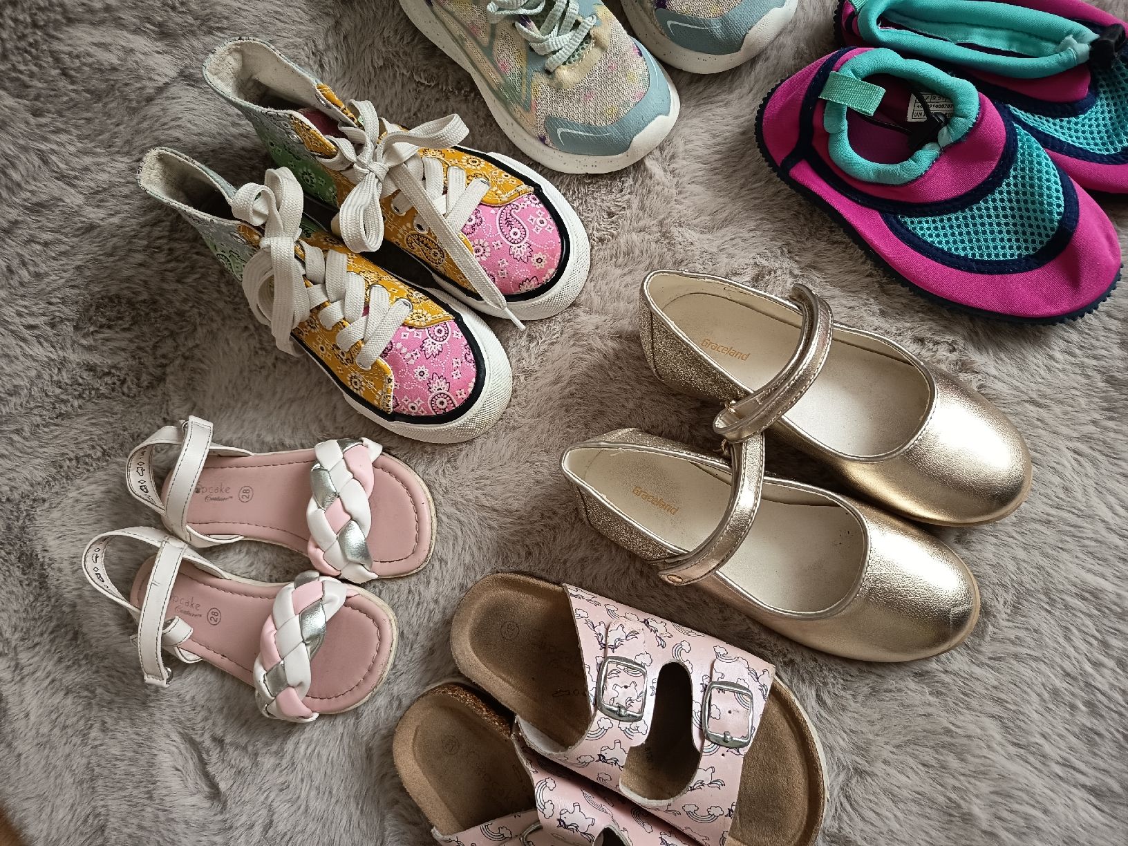 Schuhe für Mädchen: Kinderschuh-Paket, Gr. 28 – Gebraucht aus Frauenfeld von sveno666 2