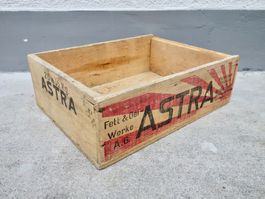 alte Holzkiste Kiste Transportkiste ASTRA FETT STEFFISBURG