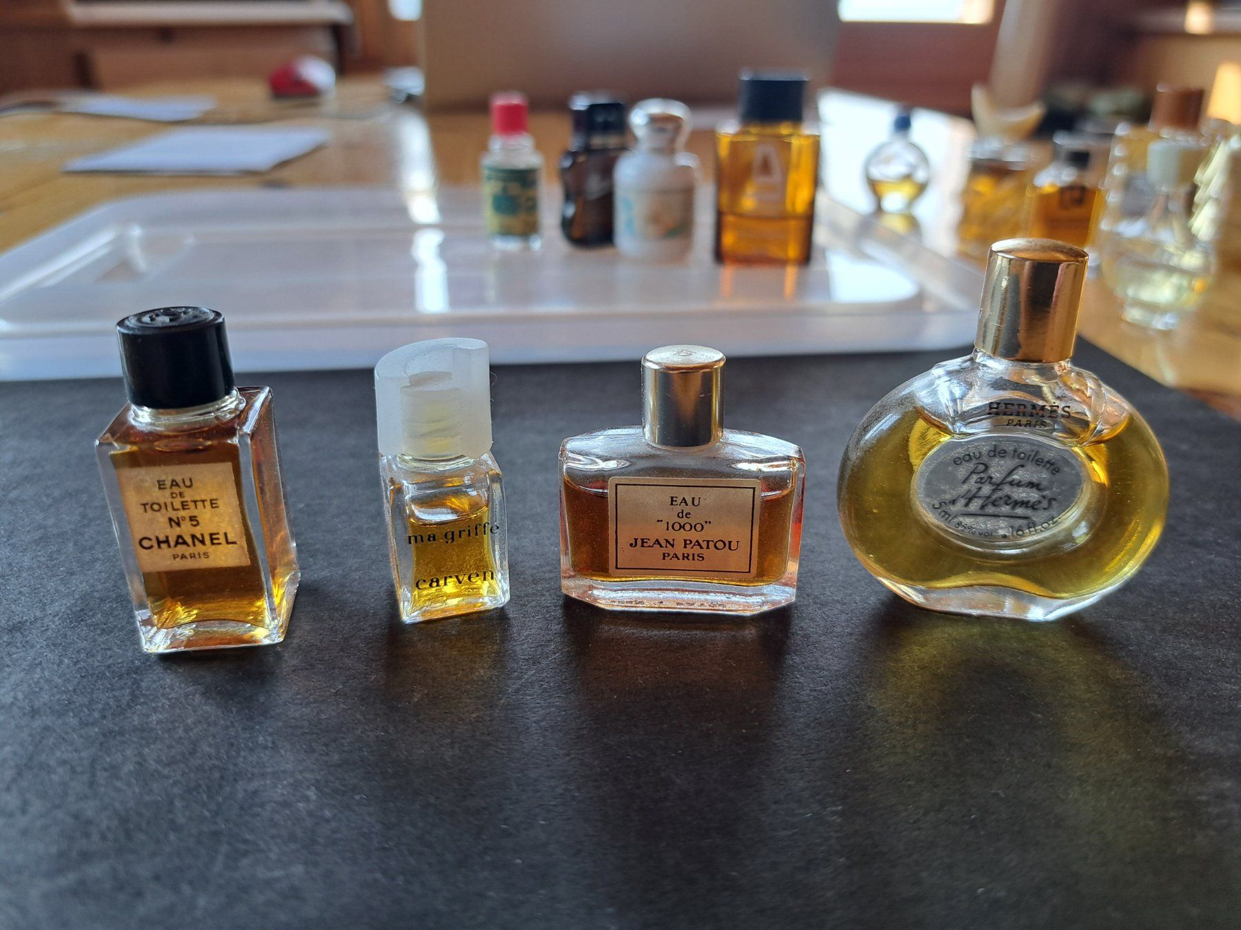 Parfums & Eau de Toilette: 21 parfums miniature de collection – D'occasion à Blonay par Leglaude_01 5
