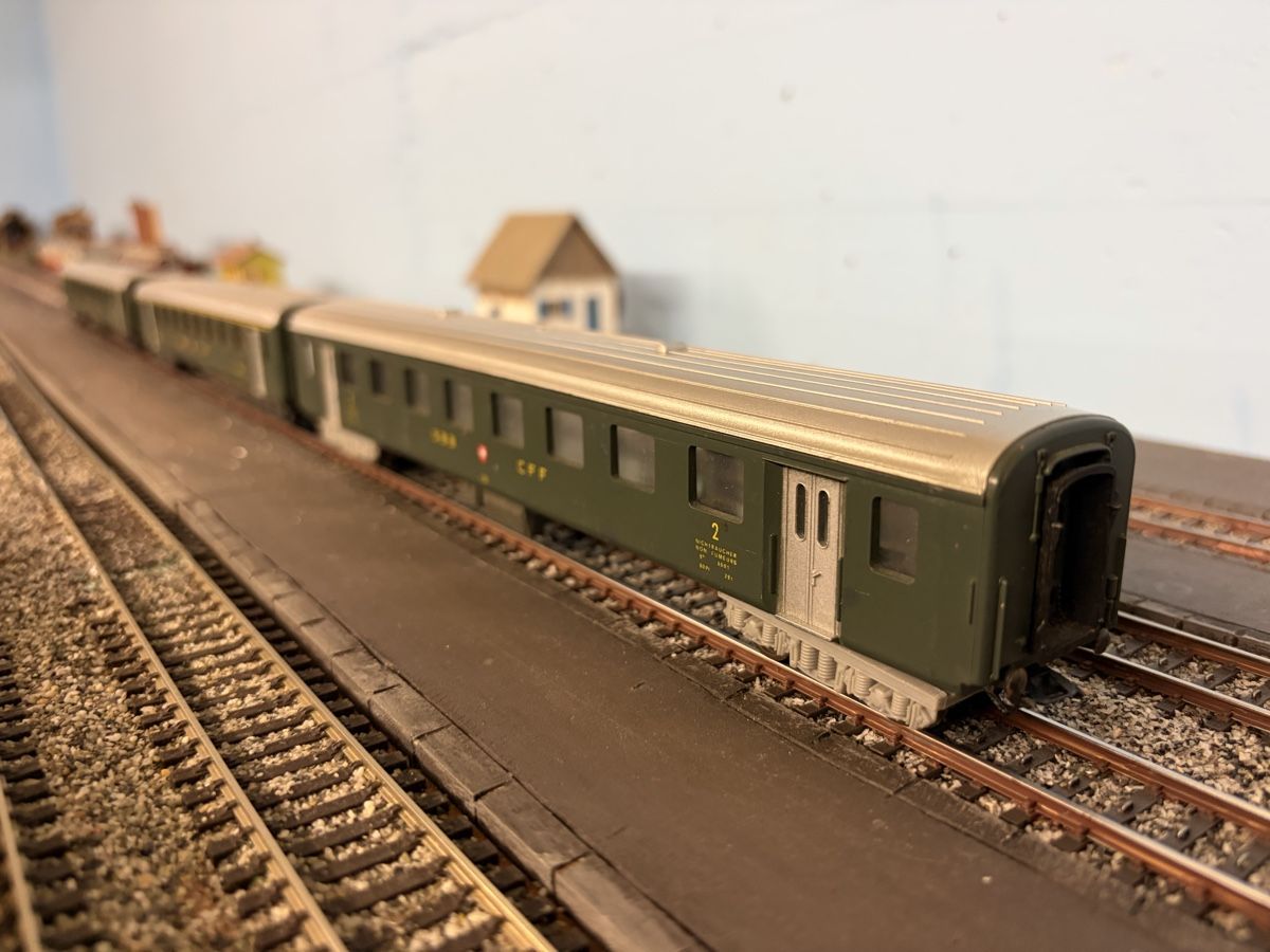 Lima Modelleisenbahnen: 3 voitures SBB CFF FFS, Lima – Gebraucht aus Rochefort von ise_c7lc 1