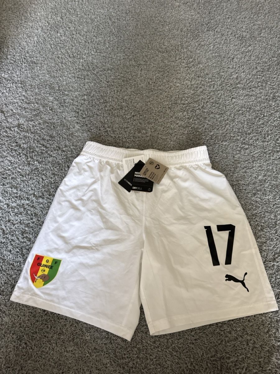 Puma Pantaloni: Puma Guinea Short Gr. M Neuwertig – Nuovo e nell'imballaggio originale da Kloten venduto da eaefm10