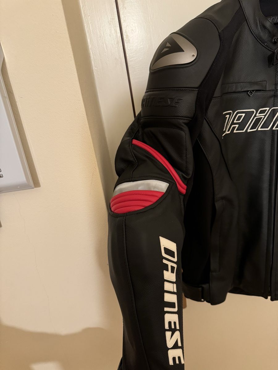 Giacche: Vendo Giacca Moto - Dainese – Nuovo (secondo la descrizione) da Davesco-Soragno venduto da lar_n5p8 1
