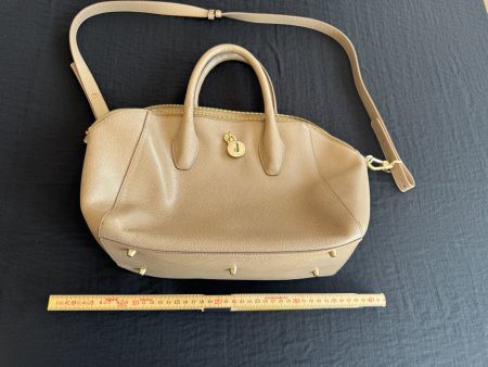 Furla Handtasche aus Leder – beige/nude – mit Schulterriemen