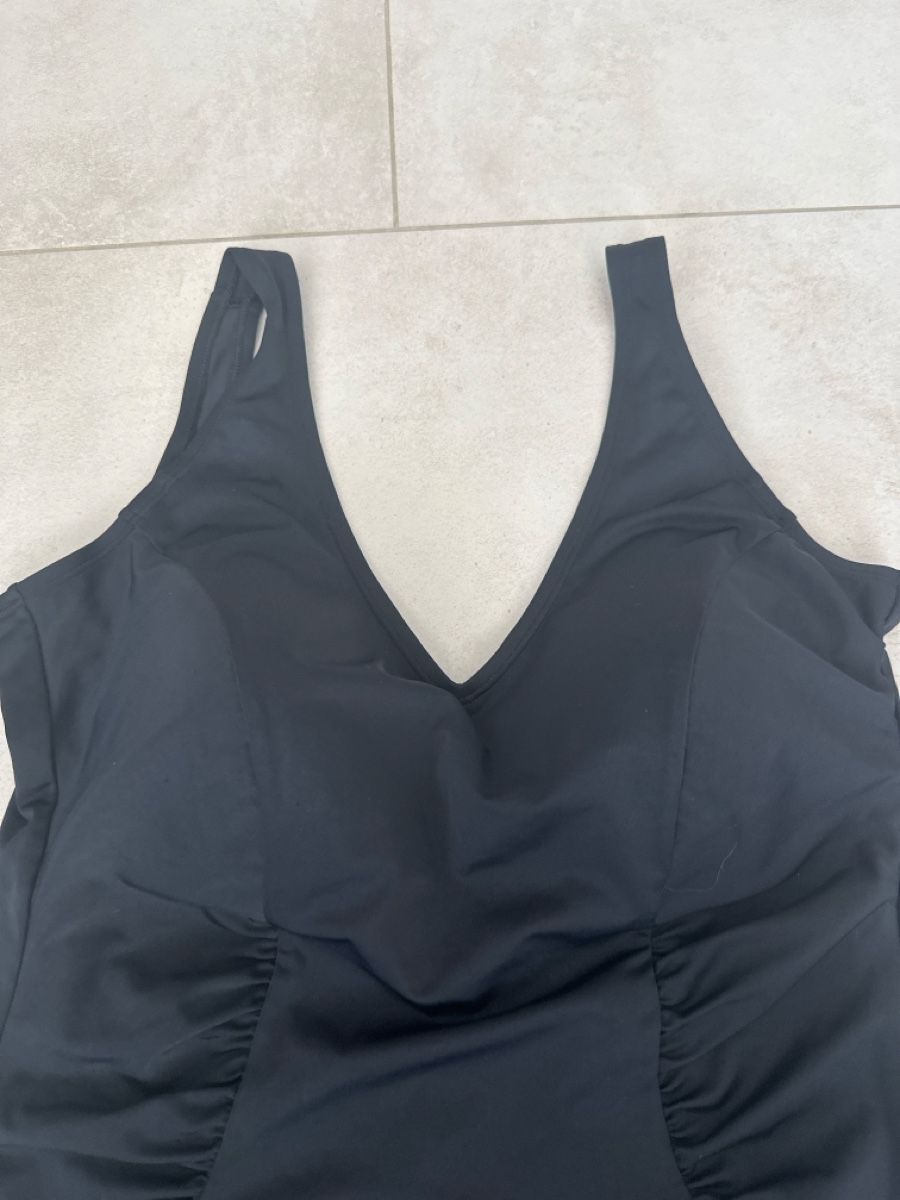 C&A Maillots de bain & Bikinis: Badeanzug schwarz Grösse 46 – D'occasion à Zug par Hehe 1