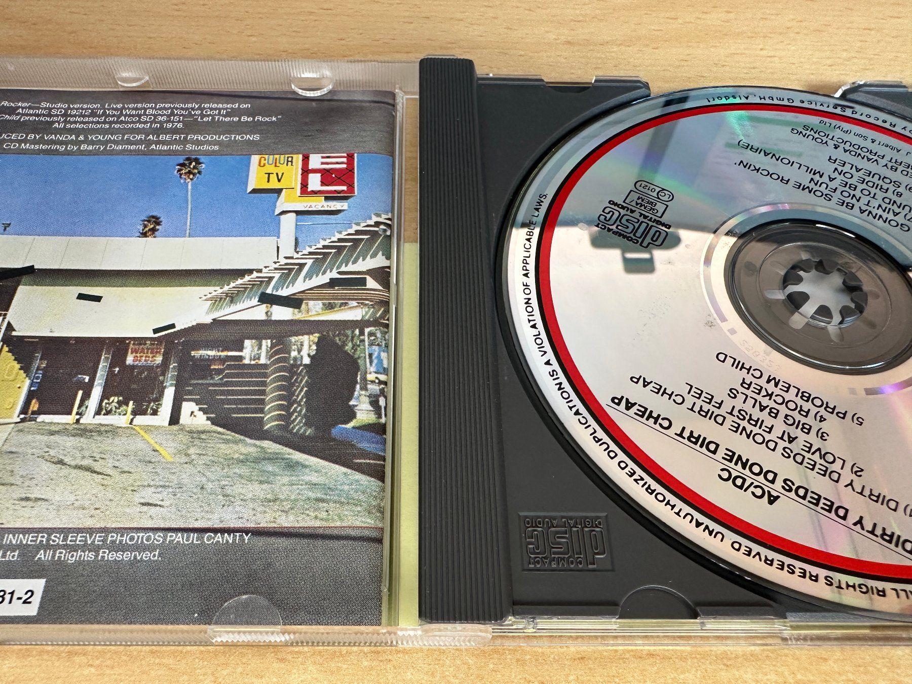CD: AC/DC – Dirty Deeds Done Dirt Cheap – Usato da Rikon im Tösstal venduto da Alpenmutz 2