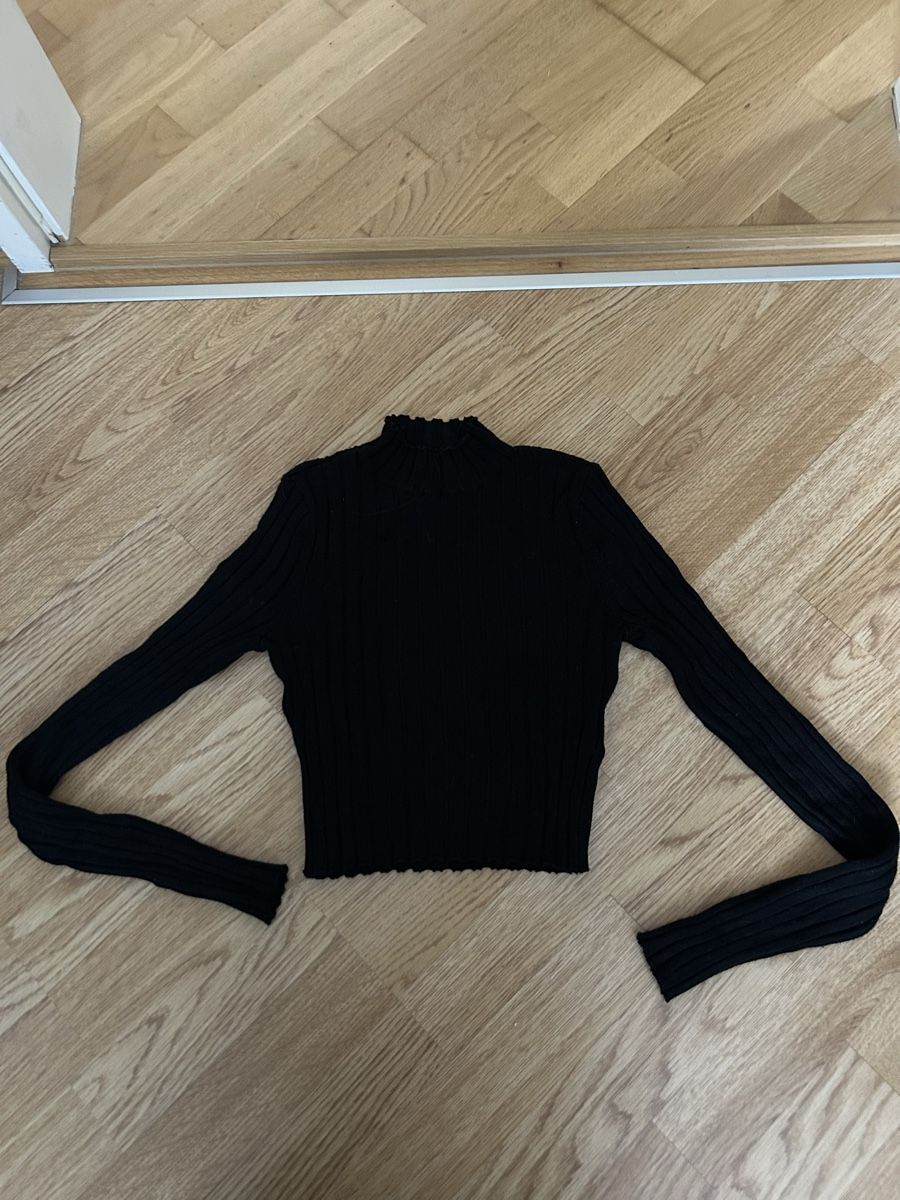 Tops: Crop Top Rollkragen – Gebraucht aus Wetzikon ZH von zuz_ffn2