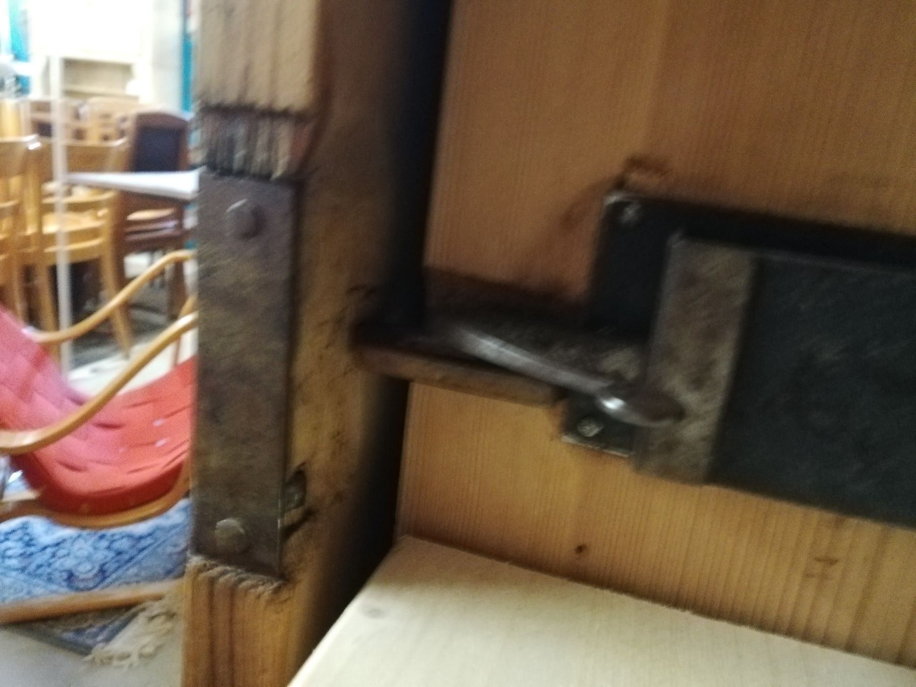 Schränke: Schrank gross alt massiv Tanne rustikal – Gebraucht aus Malters von  2