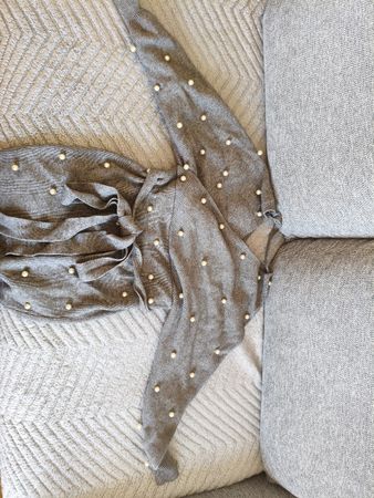 Robe pull grise avec perles XL