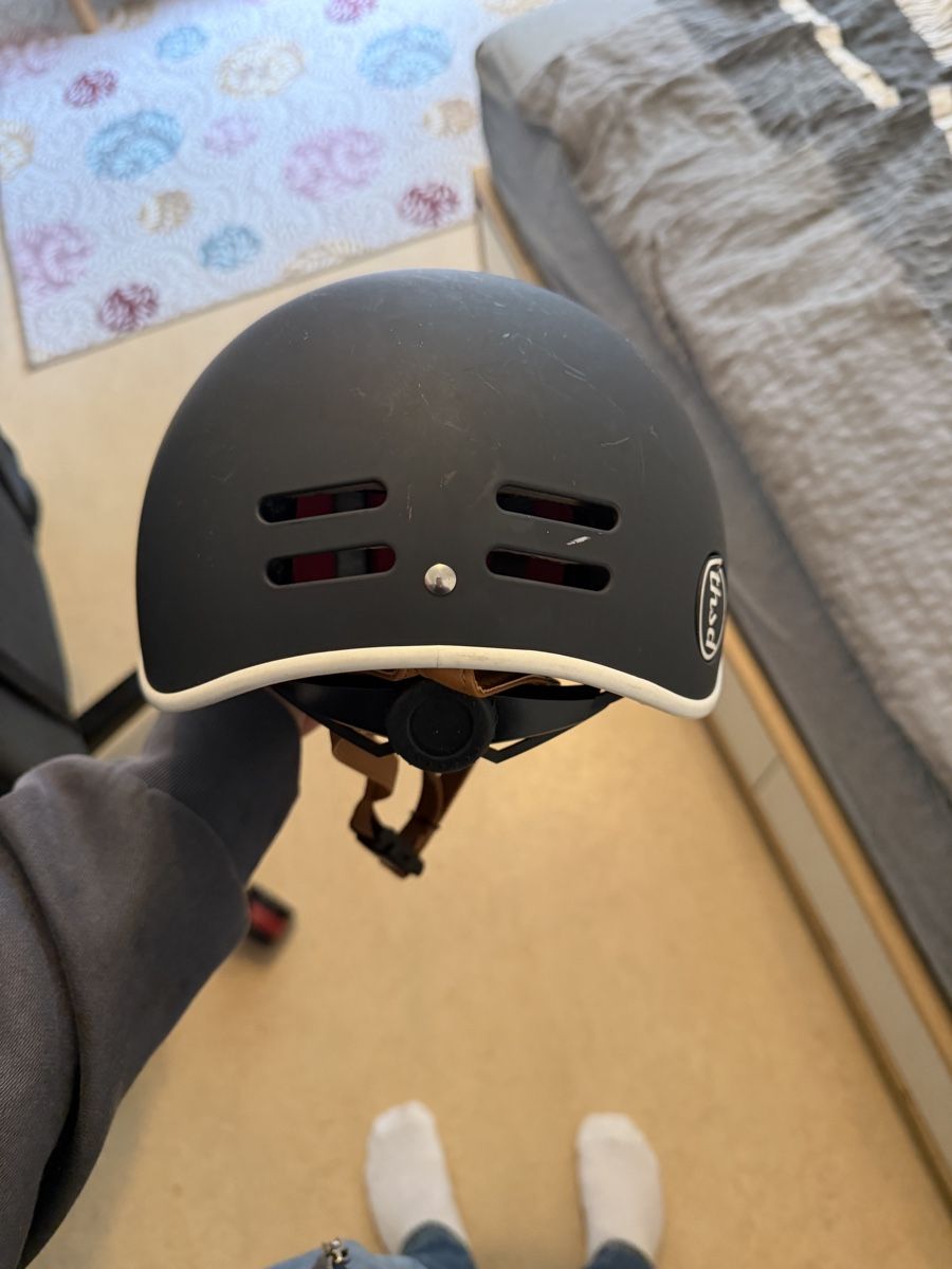 Helme: Thousand Helm Grösse M, Schwarz – Gebraucht aus Zürich von fresh0001 3