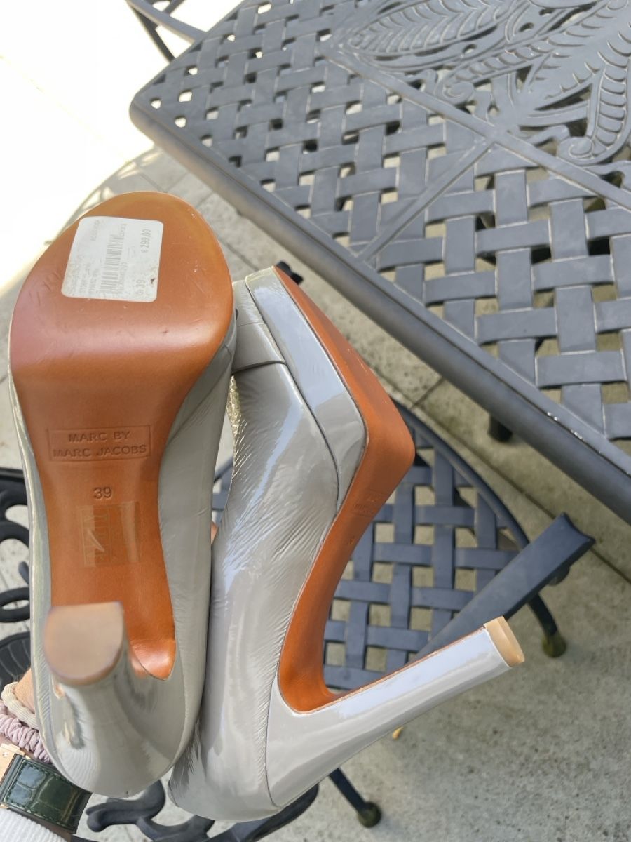 Marc Jacobs Scarpe da donna: Marc Jacobs Schuhe grau Lack gr 39 – Nuovo (secondo la descrizione) da Zürich venduto da eddiekaterblau 3