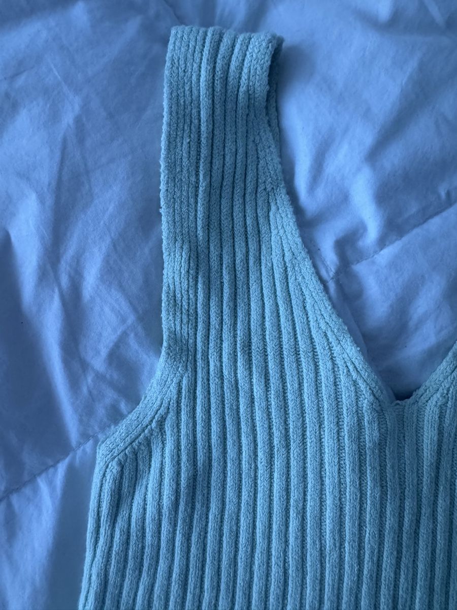 Brandy Melville Tops: Brandy Melville Débardeur maille vert clair  – Gebraucht aus Genève von lejardindesvetements 2