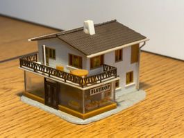 G0799: Einfamilienhaus mit Blumenladen (Spur N)