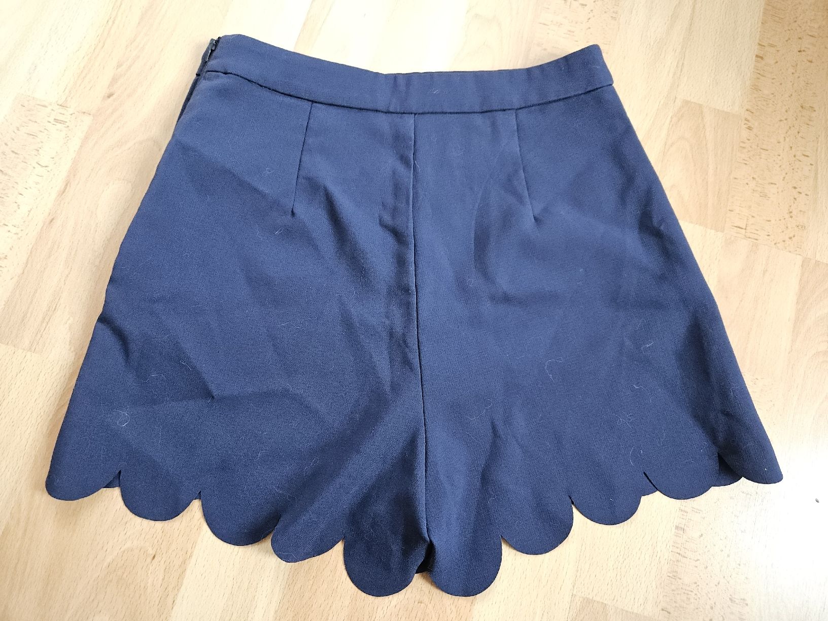 H&M Pantaloni: H&M Shorts, Grösse 36, Dunkelblau – Usato da Ebikon venduto da SecondChance_byM 1