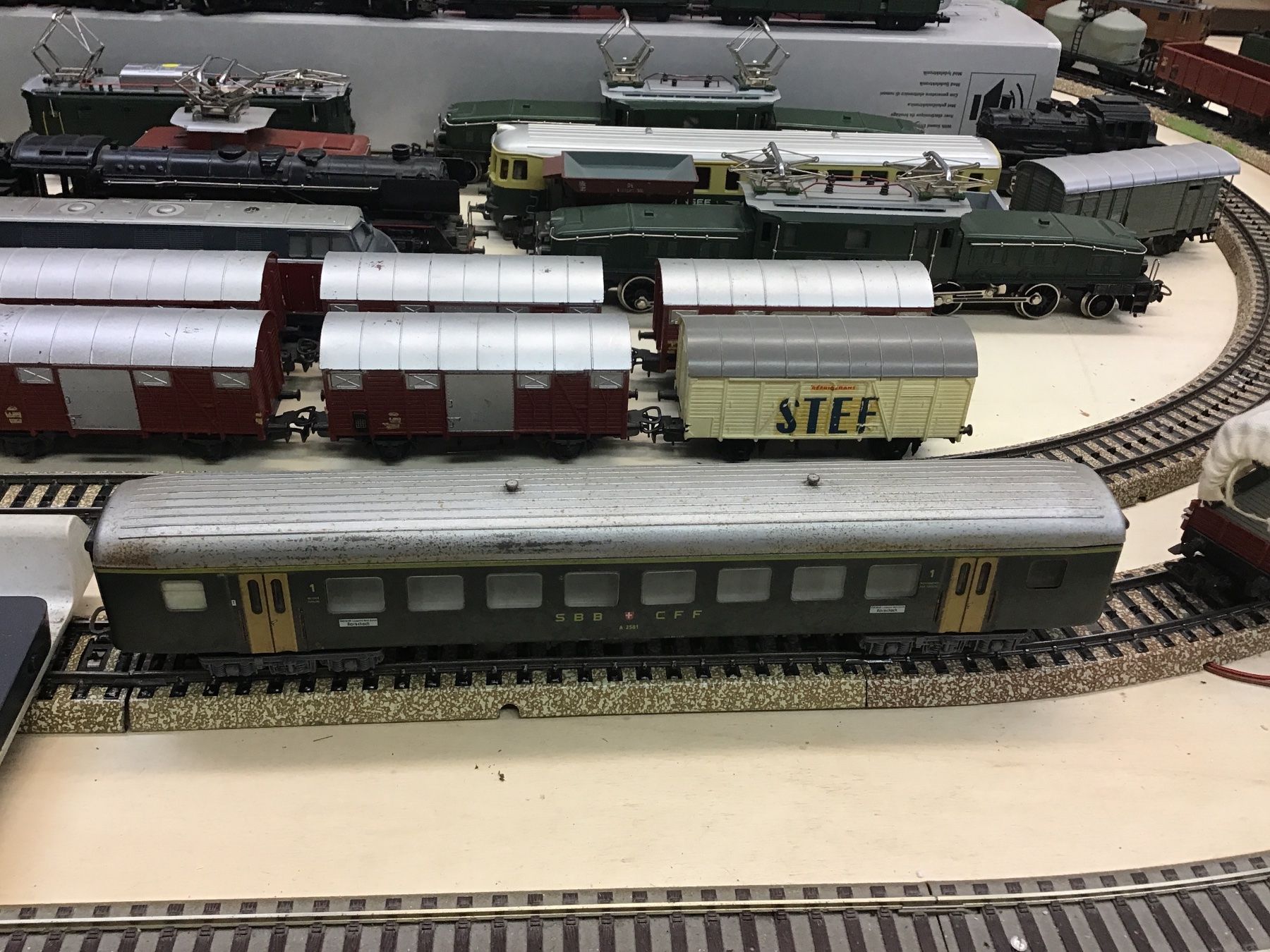 Märklin Modelleisenbahnen: SBB CFF Personenwagen Märklin H0 - – Gebraucht aus Männedorf von Modellbau-wyss 1