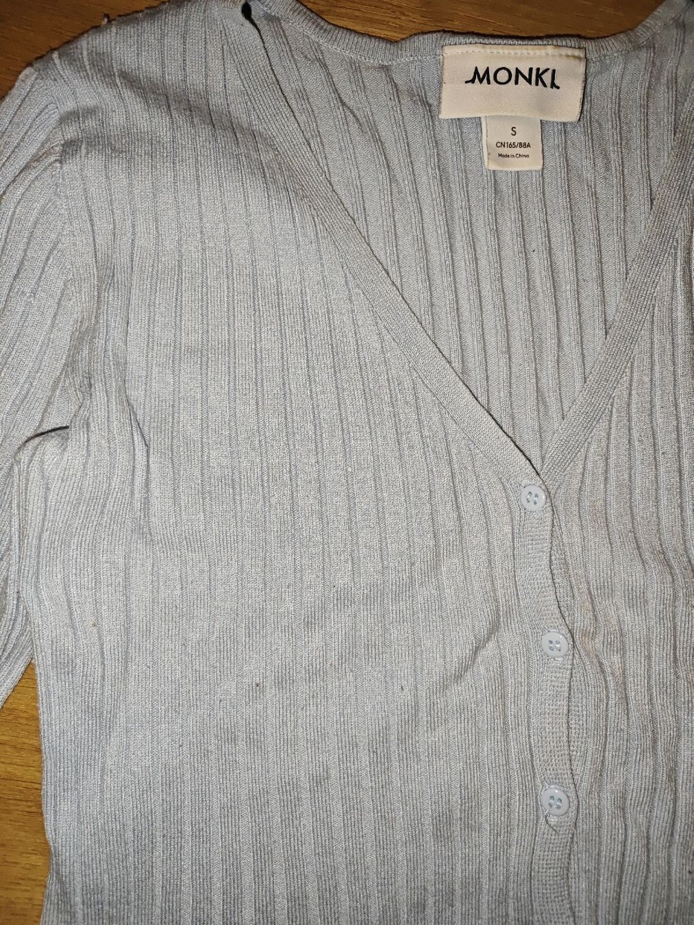 Giacche: Monki Strickjacke, hellblau, Grösse S – Usato da Emmen venduto da MeyselAt 1