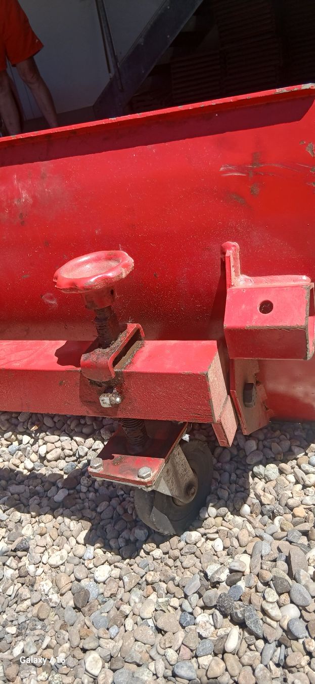 Bucher Traktoren: Bucher M600 mit Pflug – Gebraucht aus Altishofen von Buriod 6