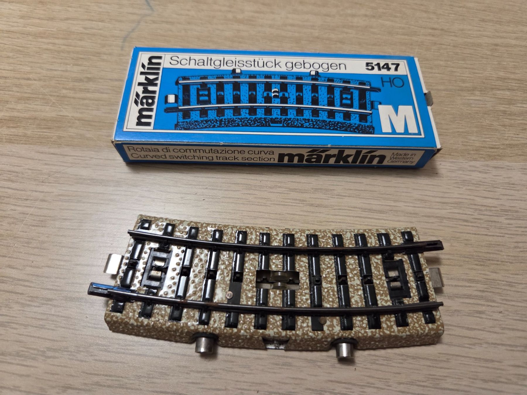 Märklin Modelleisenbahnen: Märklin 5147 Schaltgleis H0 – Neu und originalverpackt aus St-Aubin-Sauges von Lo_Go