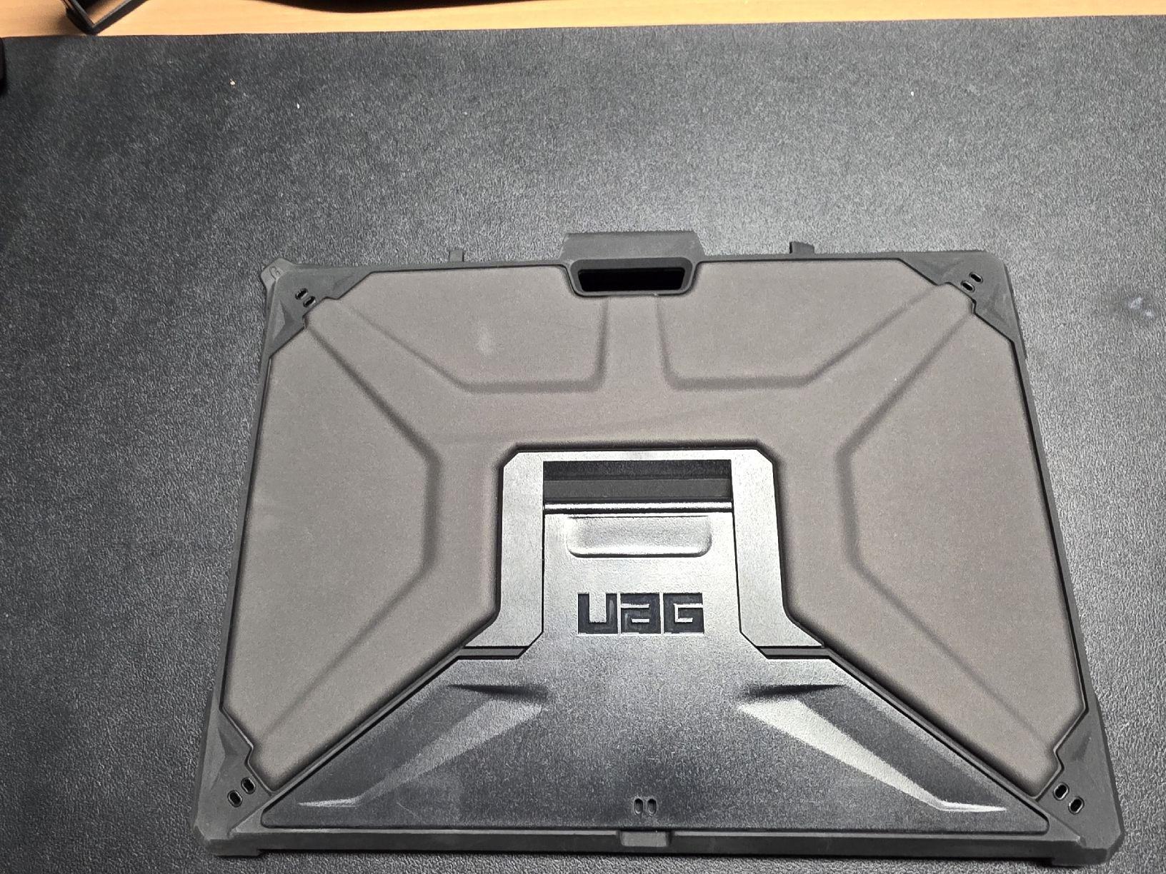 Covers & Borse: UAG Case für Surface Pro 11 – Nuovo (secondo la descrizione) da Hildisrieden venduto da Stromer-bueb