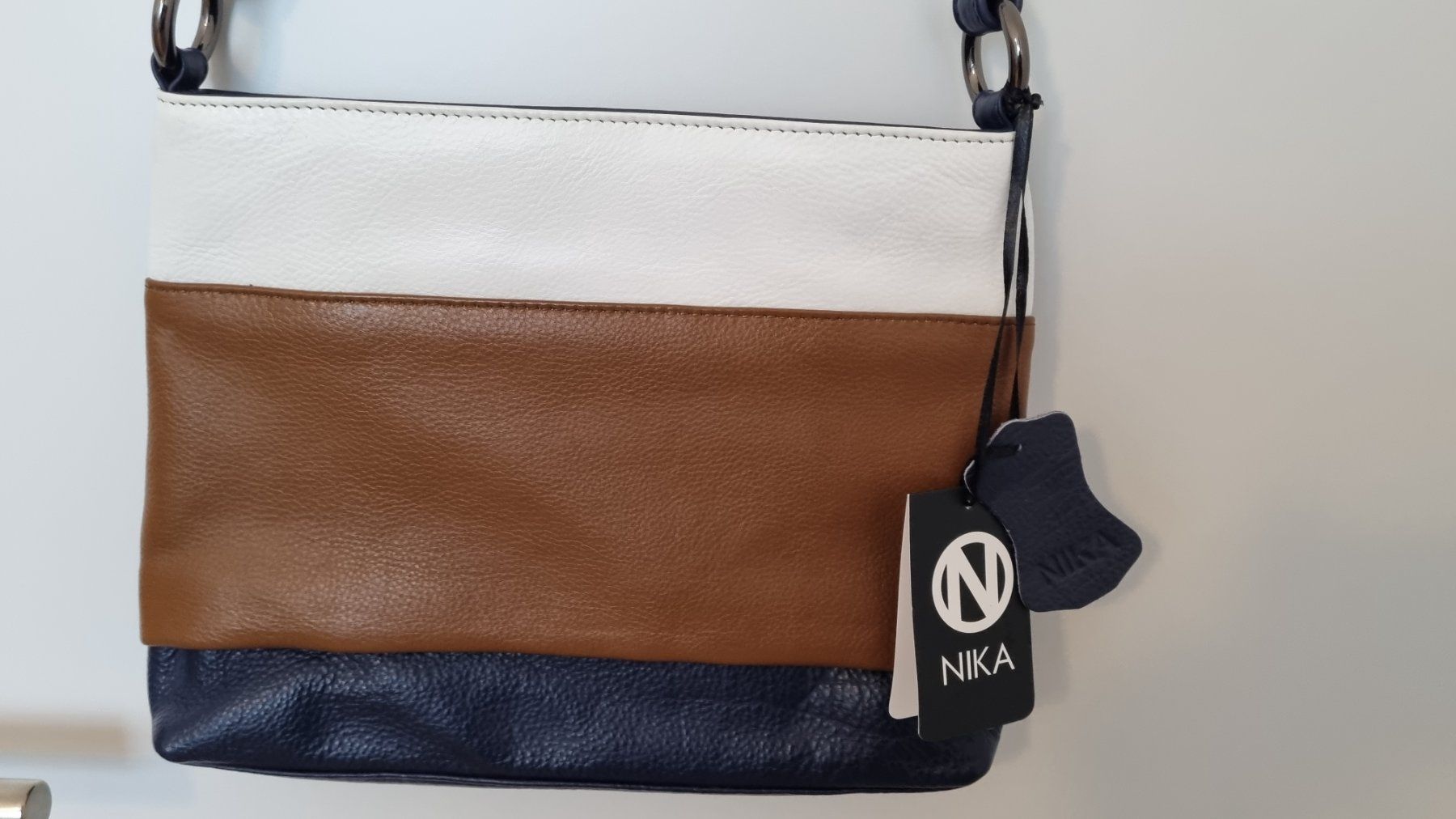 Taschen für Damen: NIKA Leder Umhängetasche OVP – Neu und originalverpackt aus Zofingen von Felpa 2