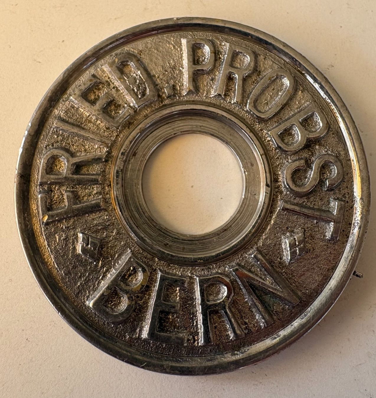 Plaketten & Abzeichen: VINTAGE PLAKETTE FRIED PROBST BERN – Gebraucht aus Ostermundigen von wini63