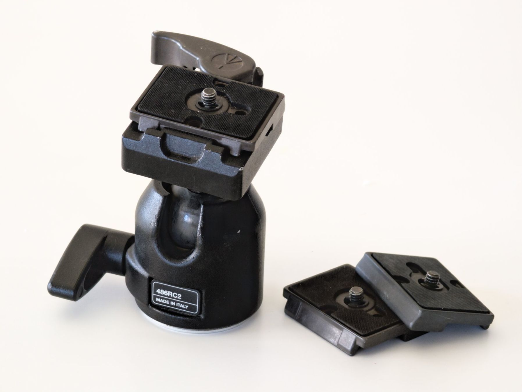 Manfrotto Altro in Decorazioni & Accessori: Manfrotto 486RC2 Ball Head with 3 Quick Release Plates – Usato da St-Légier-La Chiésaz venduto da JeDaiL 1
