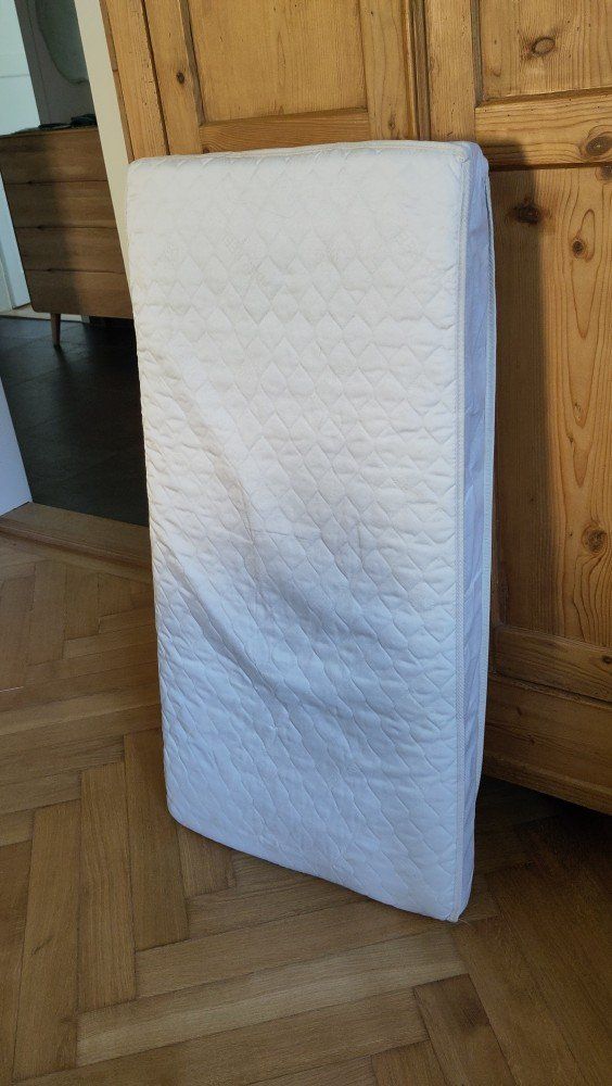 Letti: Babybett mit Matratze – Usato da Bern venduto da phi_j6bb 1