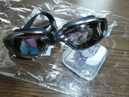 Schwimmbrille mit Sehstärke und Ohrstöpsel