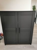 Schwarzes Regal – praktisch & stilvoll