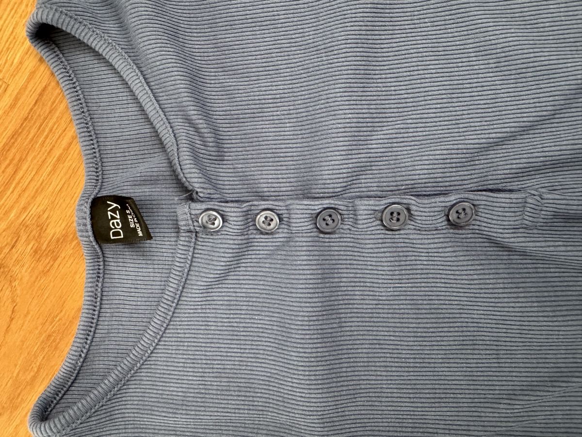 T-shirt: Dazy Langarmshirt blau Grösse S neuwertig – Usato da Oberbüren venduto da dijbdn 1