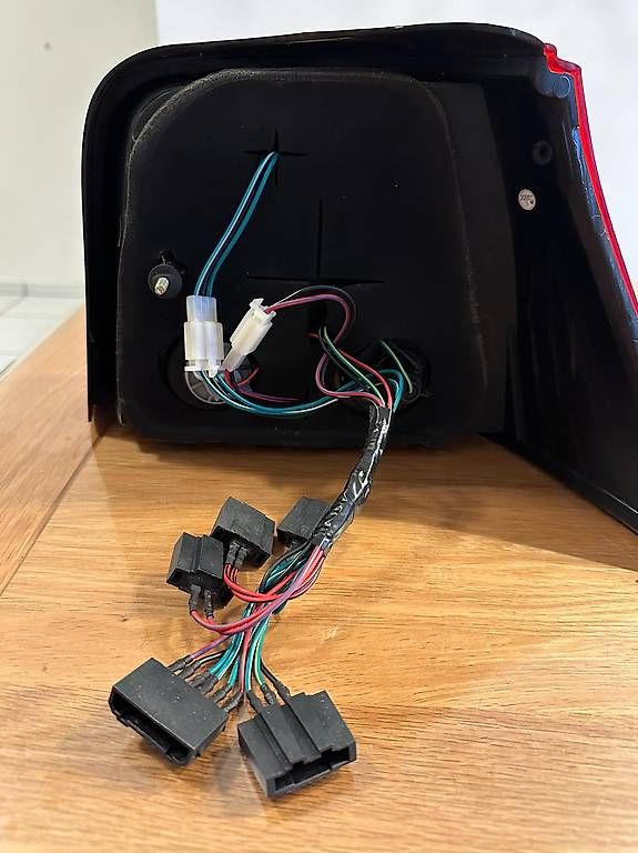 Fari: VW Golf 4 Heckleuchten LED – Usato da Solothurn venduto da azi_dw2g 3