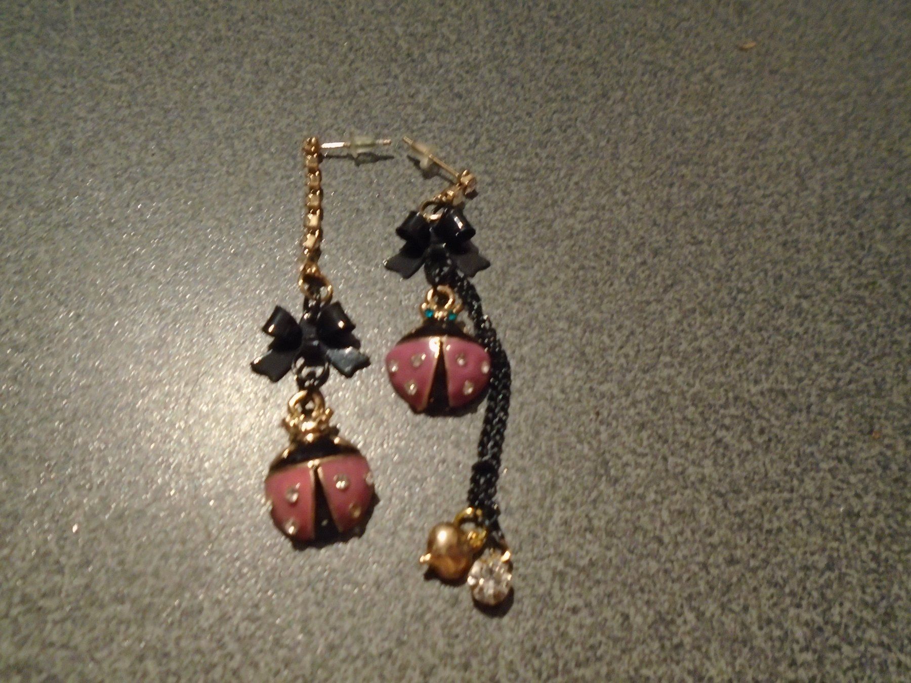 Boucles d'oreille: Ohrstecker Marienkäfer, lang – Neuf avec emballage d'origine à Zürich par abraxas1291