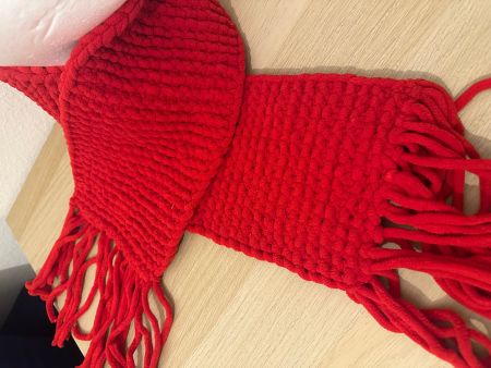 Handgestrickter Schal - Leuchtendes Rot mit Fransen