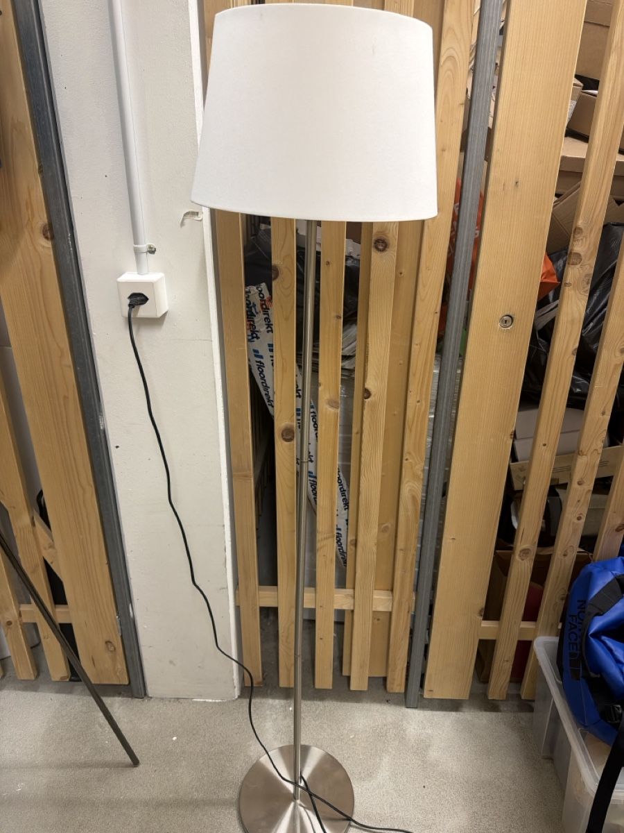 Ikea Lampen: Stehlampe weisser Lampenschirm – Gebraucht aus Zürich von diaha 1