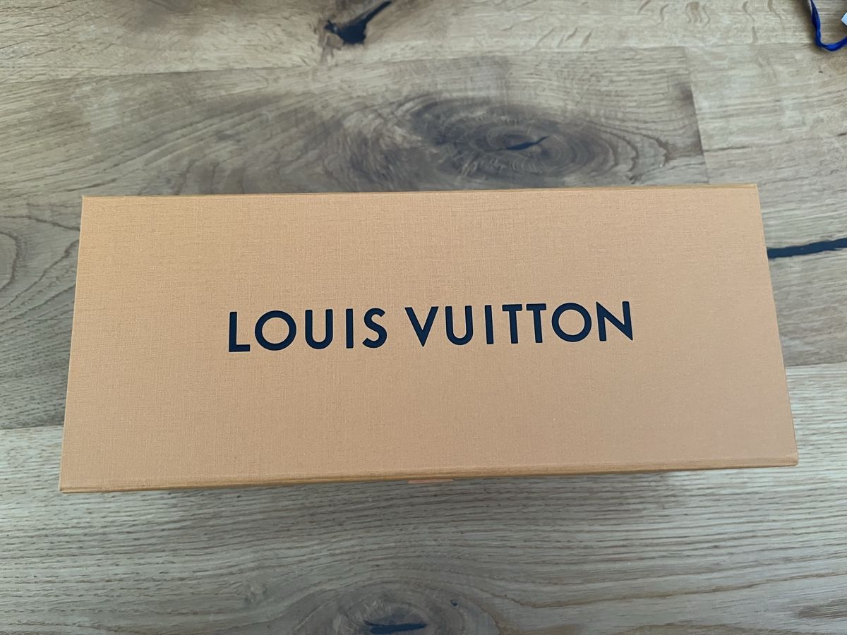Louis Vuitton Parfums & Eau de Toilette: Louis Vuitton Elves Eau de Parfum 100ml Boxed – Neuf avec emballage d'origine à Reinach BL par pinklemonade 6