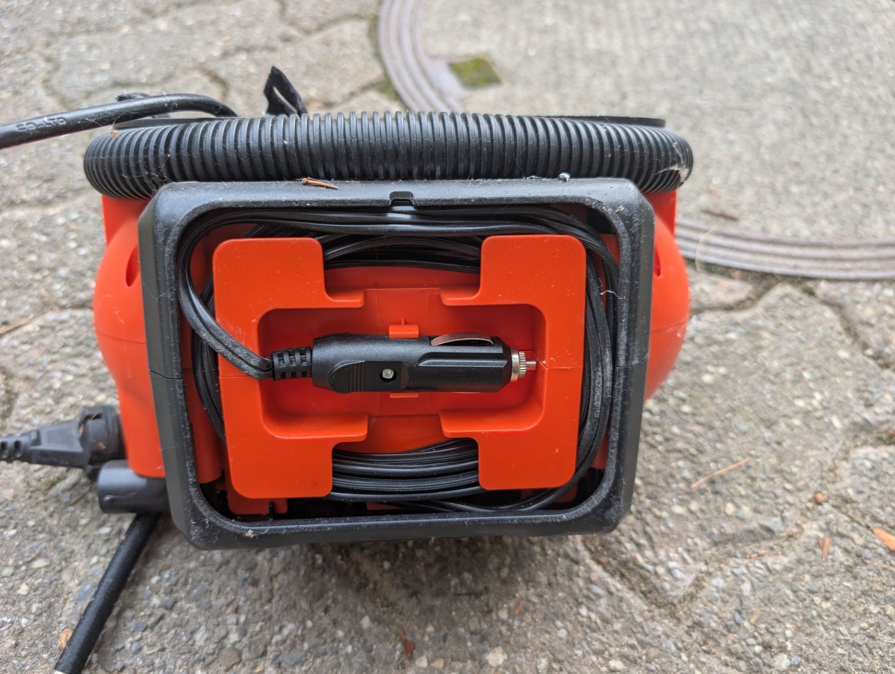 Compressori: Black und Decker Schrauber und Pumpe/Kompressor – Usato da Safnern venduto da Piotr 4