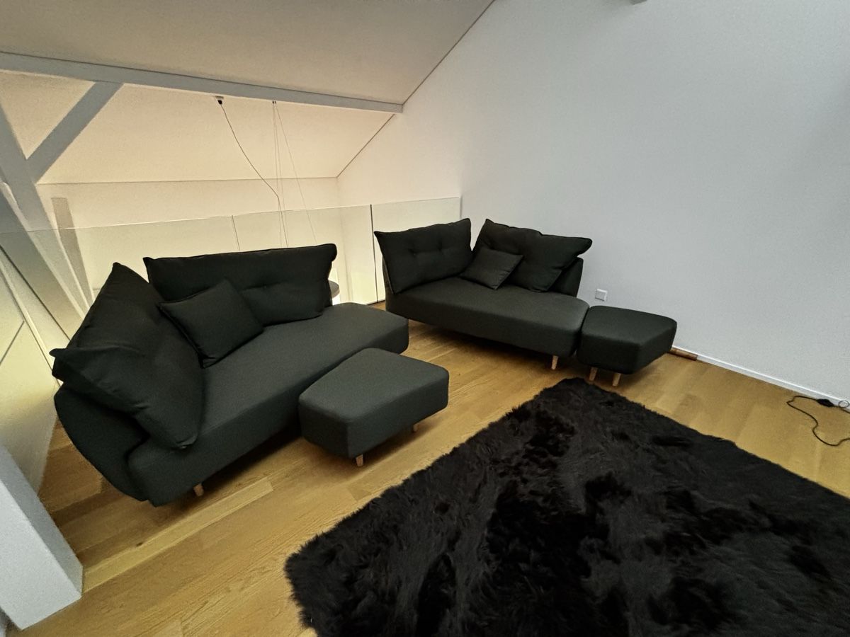 Livom Sofas: LIVOM Sofa mit Ottomane dunkelgrau guter Zustand – Gebraucht aus Interlaken von tin_sw2k 1
