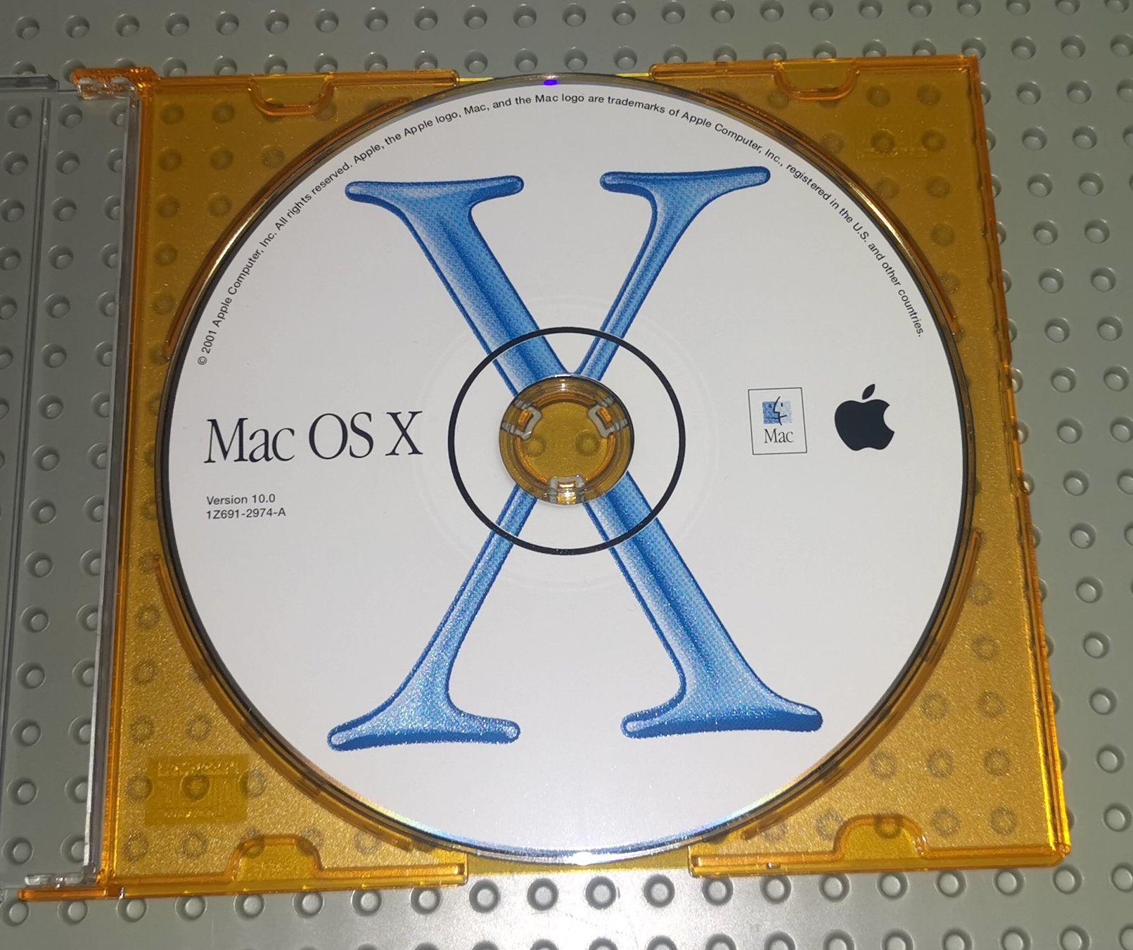 Apple Software: Das allererste Mac OS X von Apple - Version 10.0 "Cheetah" – Usato da Degersheim venduto da uGod 8