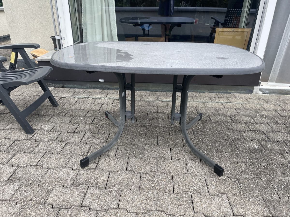 Tables: Gartentisch mit 2 Stühlen – D'occasion à St. Gallen par Alocin09 3