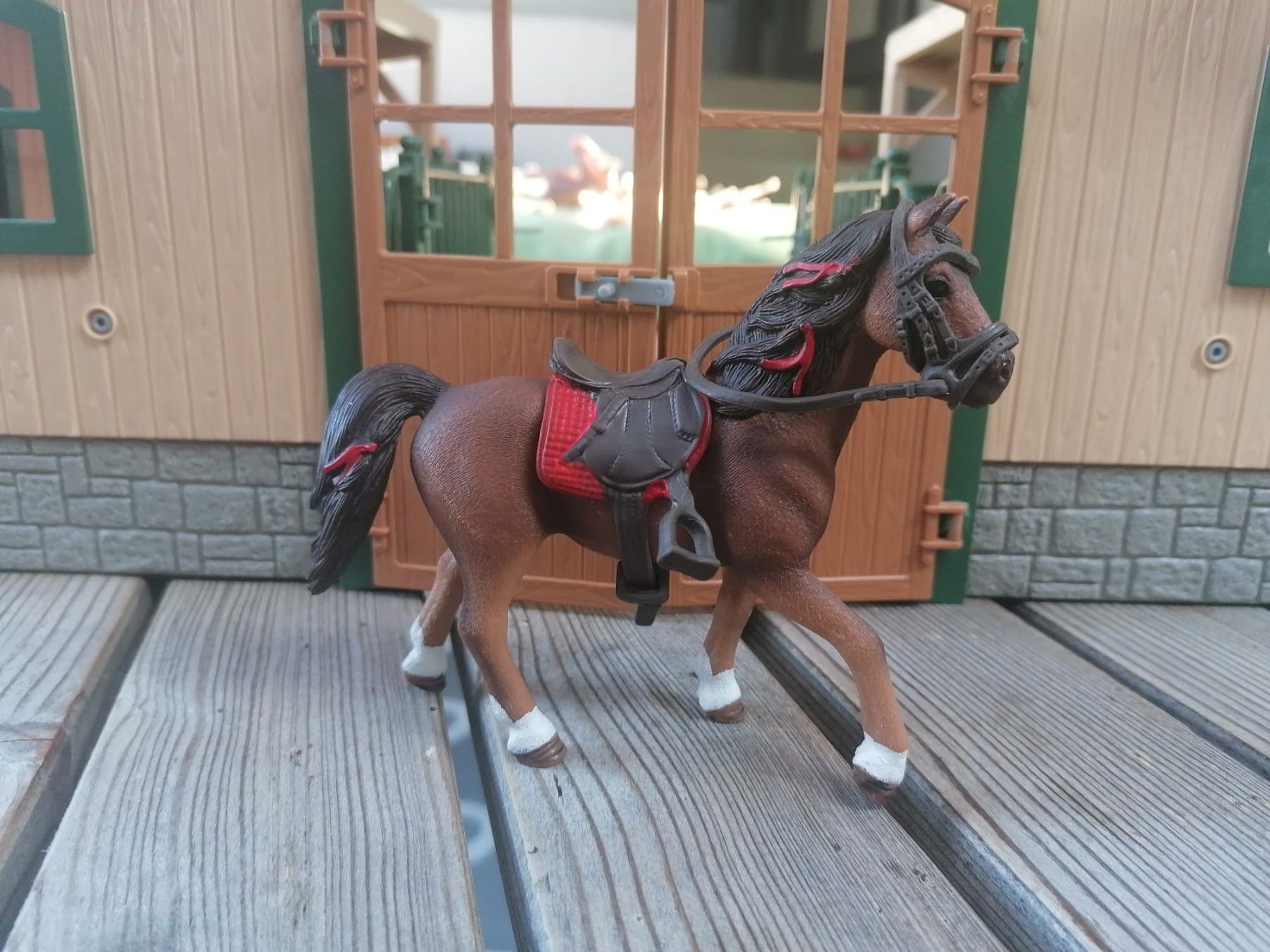 Schleich Sonstiges Spielzeug & Basteln: Schleich Pferde Quartett mit Sattel – Gebraucht aus Salenstein von  2