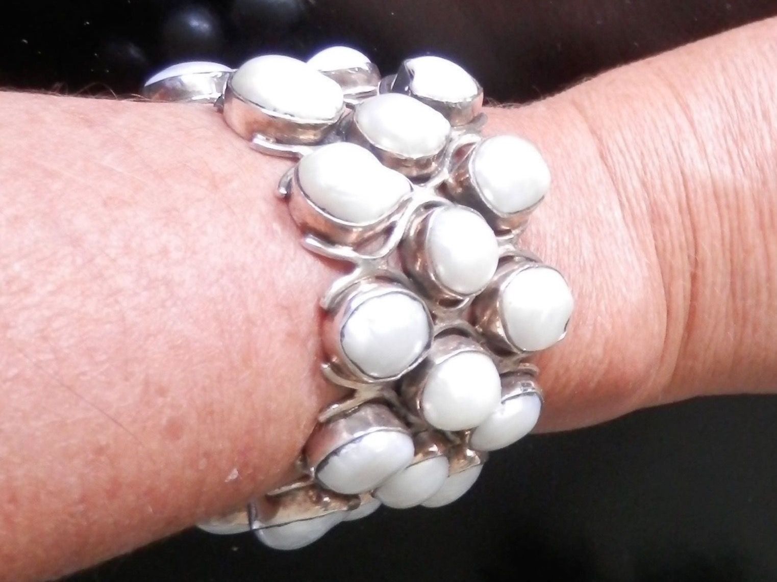 Llan Valls Joies Bracciali & Braccialetti: UNIKAT!! Natural Mabe Pearls Solid 925 Sterling Silver Cuff – Usato da Birsfelden venduto da Brut 4