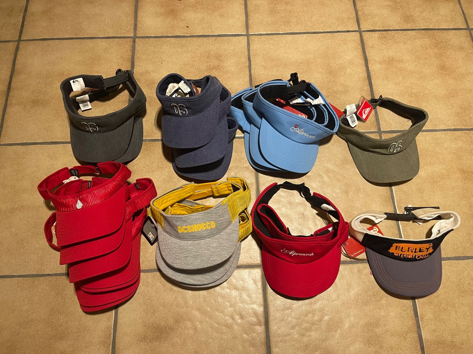 Copricapi, berretti & cappellini: Stock cup Visiere – Nuovo e nell'imballaggio originale da cadenazzo venduto da Duff10 8