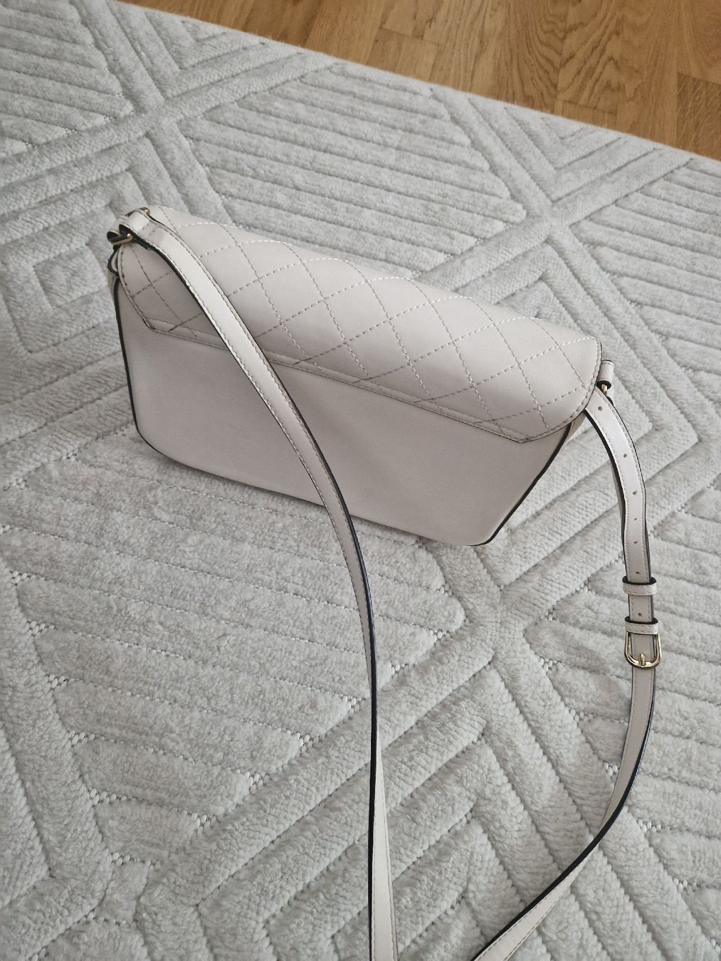 Guess Taschen für Damen: Guess Handtasche Original – Gebraucht aus Wittenbach von kni_cqc9 1