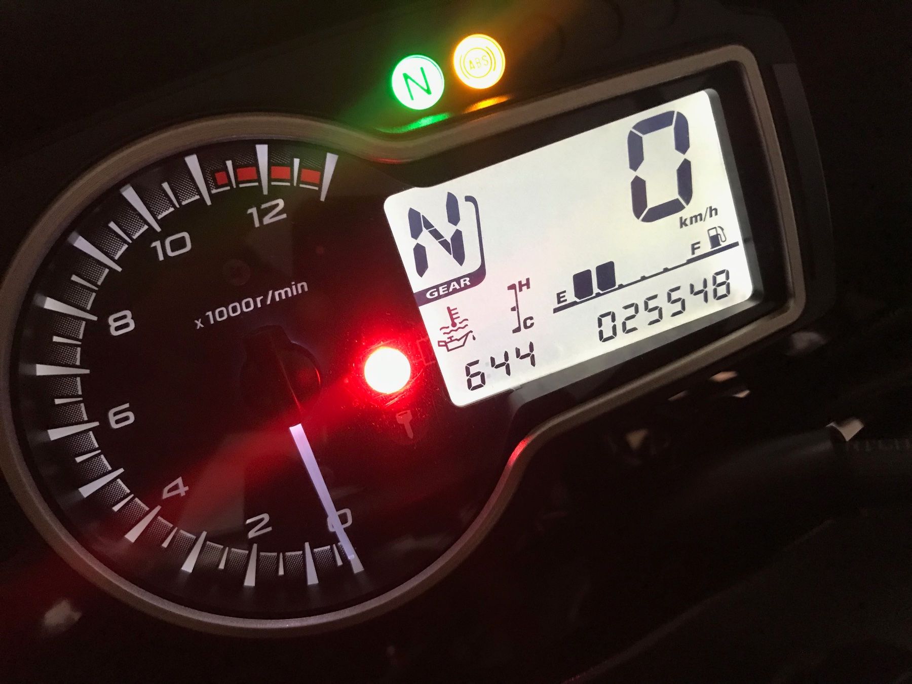 Suzuki Strada: Suzuki GSR 750A – Usato da Grand-Lancy venduto da tbi_sk5l 4