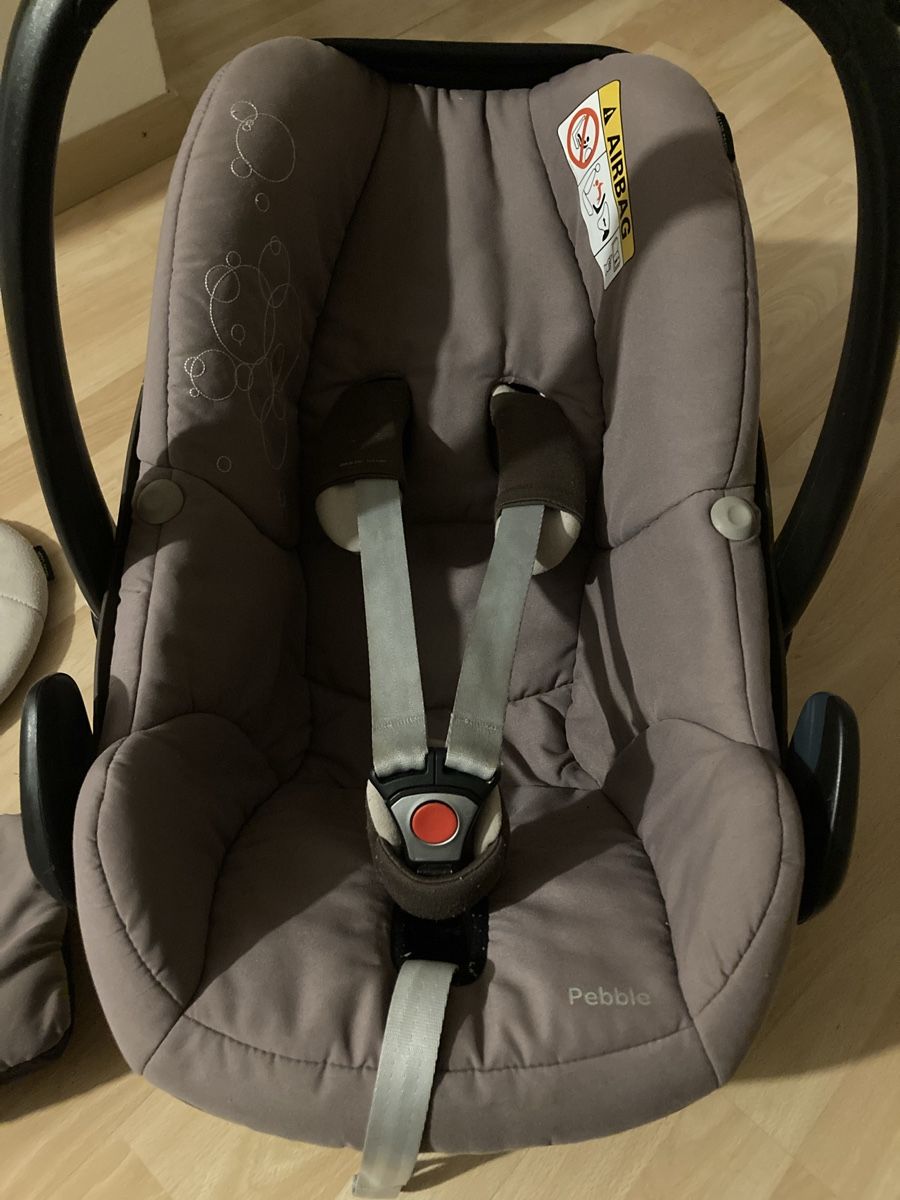 Maxi-Cosi Seggiolini per auto: Maxi Cosi Pebble mit Zubehör – Usato da Unterägeri venduto da hopevad