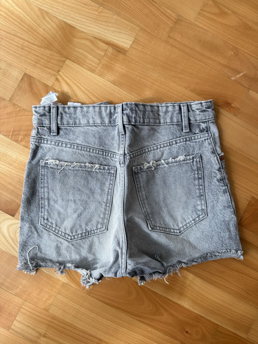 Zara Jeans: Zara Jeans Shorts, grau, Grösse 34 – Usato da Lachen SZ venduto da ali_5xw5 2