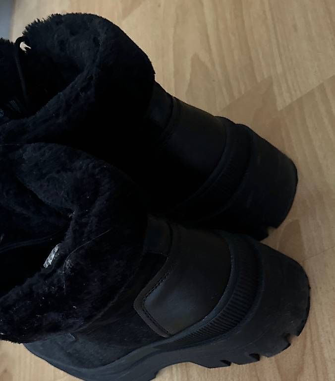 Scarpe da donna: Winterschuhe Damen  – Usato da Walchwil venduto da lau_xp6r 1