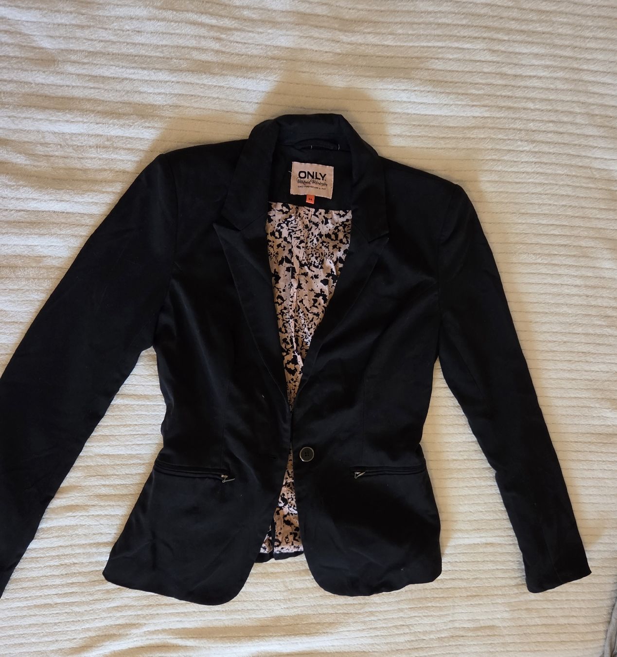 Only Vestes: veste – Neuf (Voir description) à Lausanne par hel_ll2g