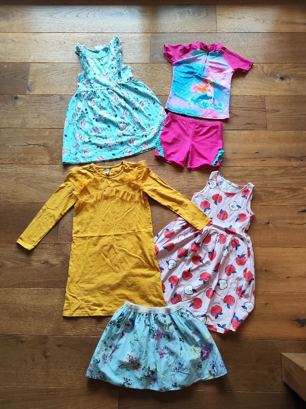 Lotti & Set di vestiti: Sommer Kleider Set, Grösse 122/128 – Usato da Kriens venduto da Xonox
