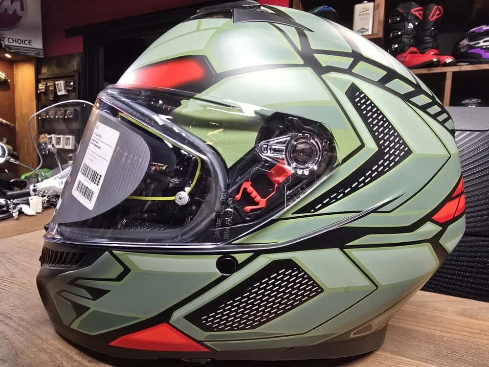 AGV Caschi & visiere: Casque AGV intégral K3Multi Decept olive vert/rouge/noir mat – Nuovo e nell'imballaggio originale da Yverdon-les-Bains venduto da MotoFactory.