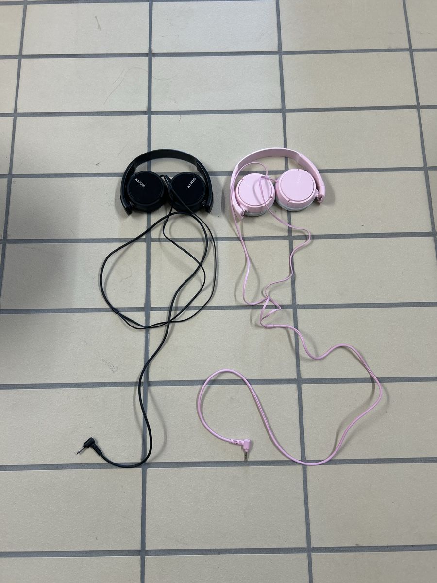 Cuffie: Sony Kopfhörer  – Usato da Umiken venduto da AzizaAmar20